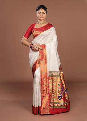 White Handloom Kanchipuram Pure Silk Saree With Blouse Piece