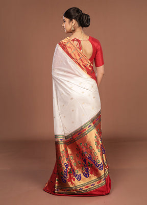White Handloom Kanchipuram Pure Silk Saree With Blouse Piece