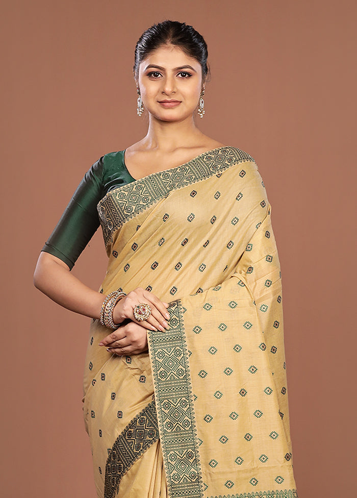 Cream Assam Silk Saree With Blouse Piece