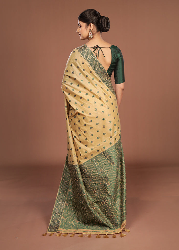 Cream Assam Silk Saree With Blouse Piece