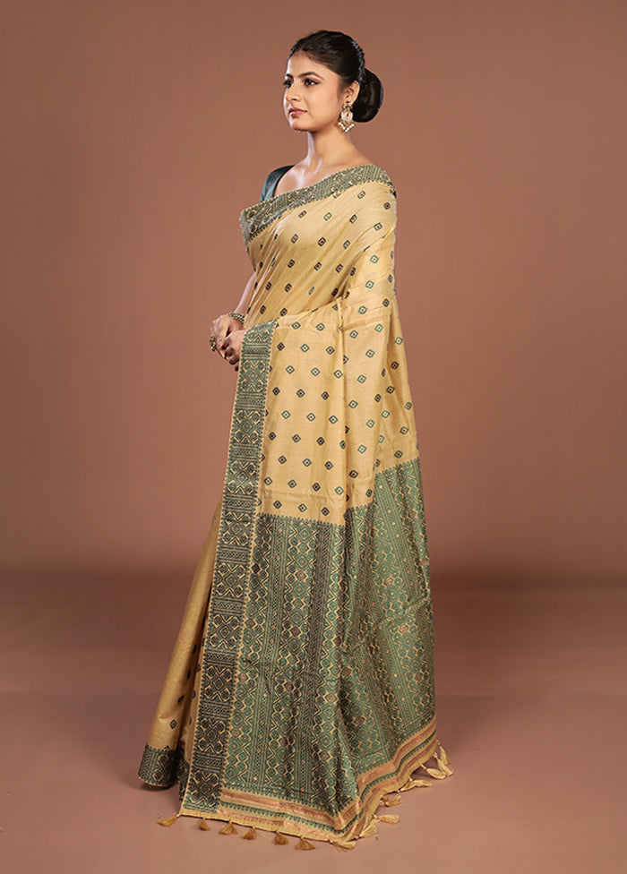 Cream Assam Silk Saree With Blouse Piece
