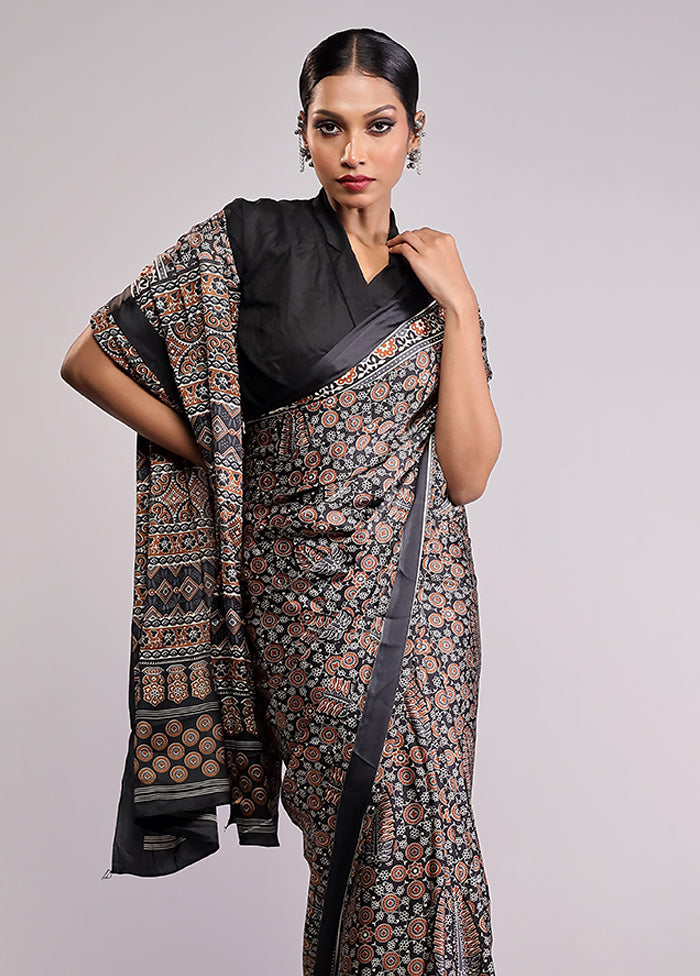 Black Printed Silk Saree Without Blouse Piece