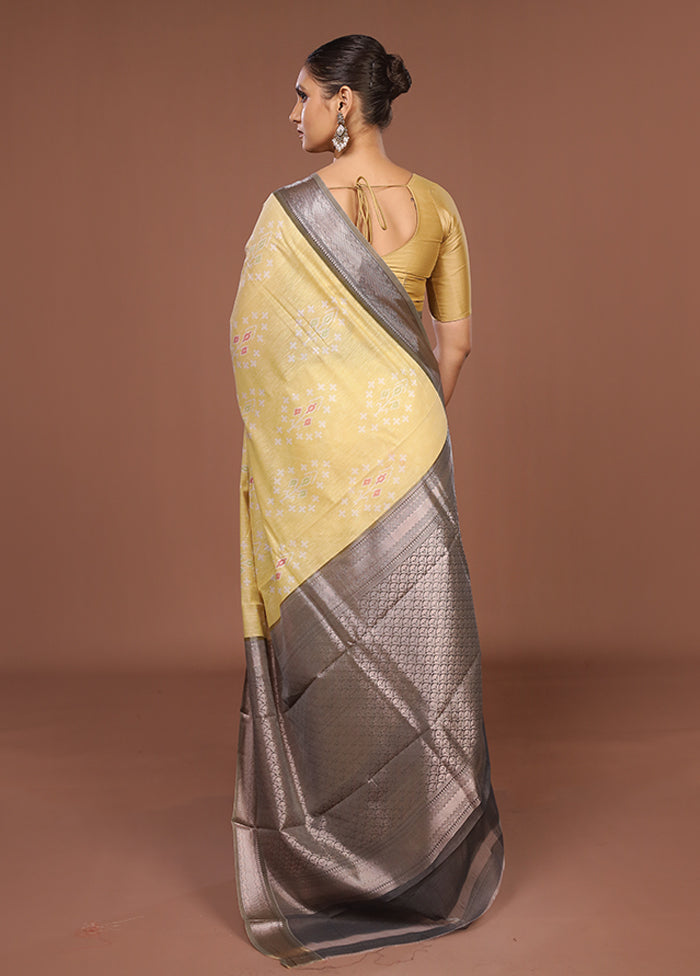 Yellow Pure Cotton Saree With Blouse Piece