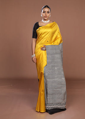 Yellow Printed Pure Silk Saree Without Blouse Piece