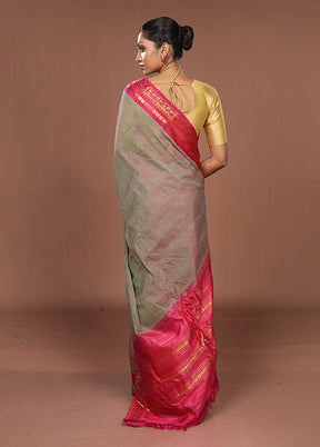 Green Gadwal Pure Silk Saree Without Blouse Piece