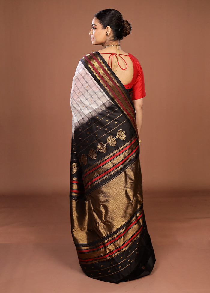 White Gadwal Pure Silk Saree Without Blouse Piece
