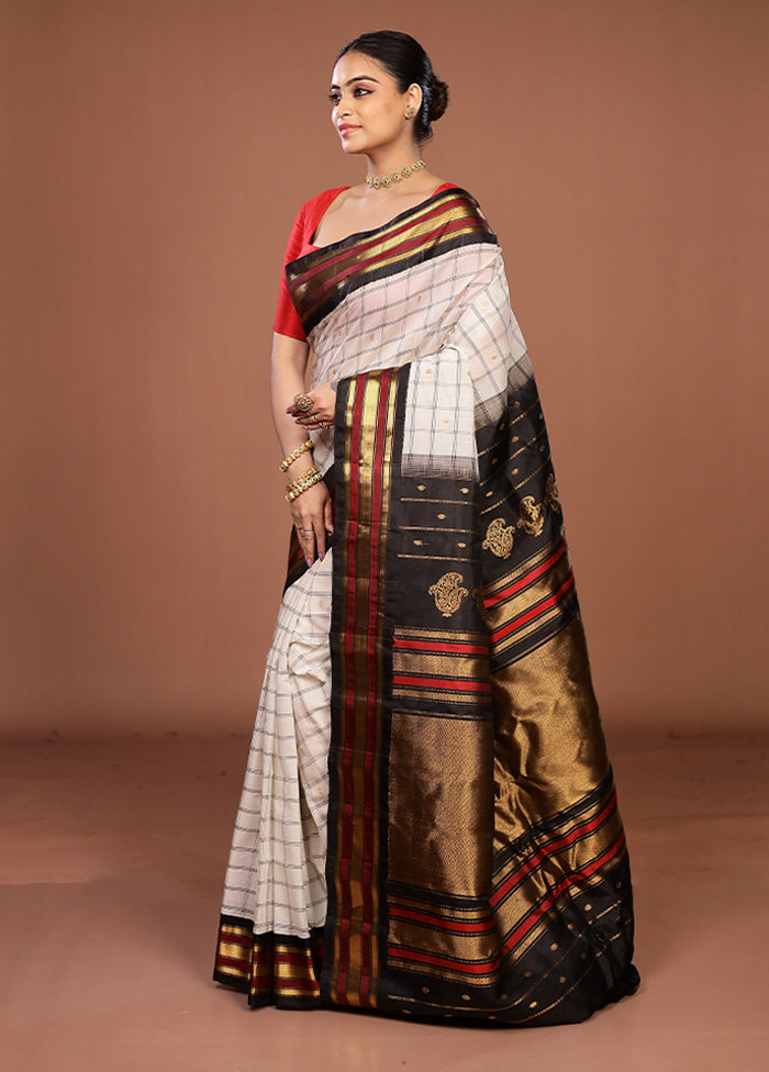 White Gadwal Pure Silk Saree Without Blouse Piece