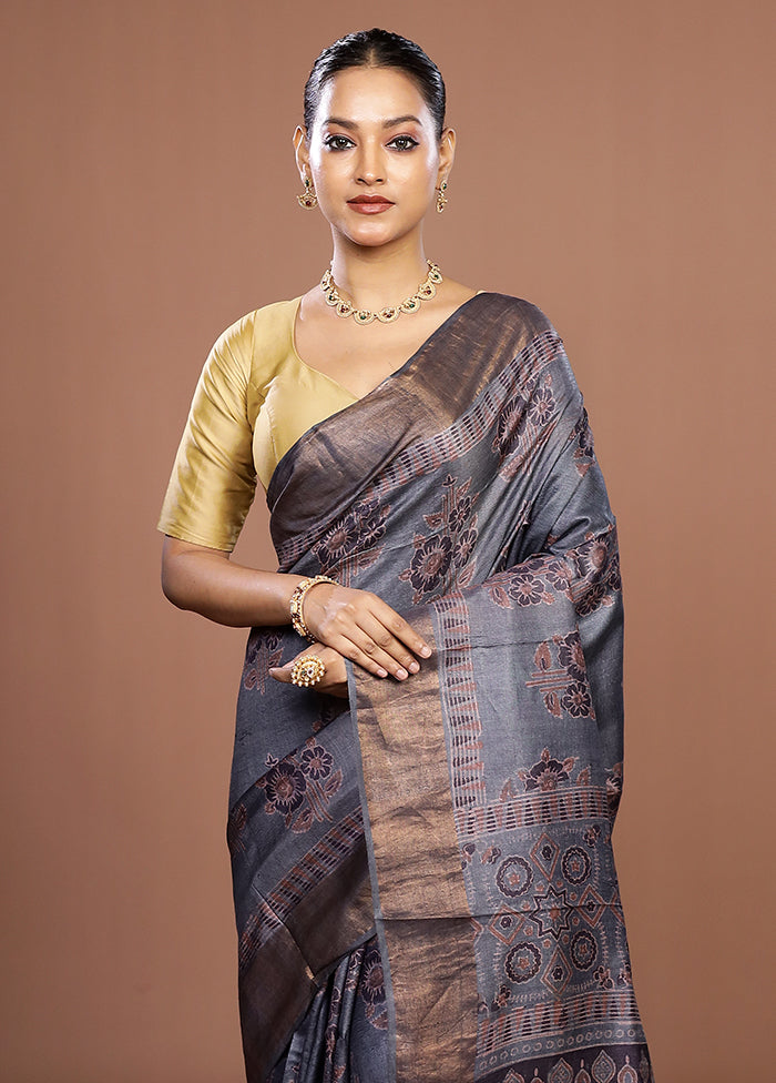 Red Handloom Tussar Pure Silk Saree With Blouse Piece