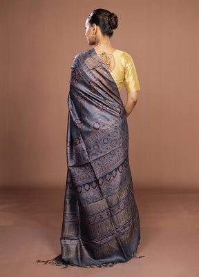 Red Handloom Tussar Pure Silk Saree With Blouse Piece