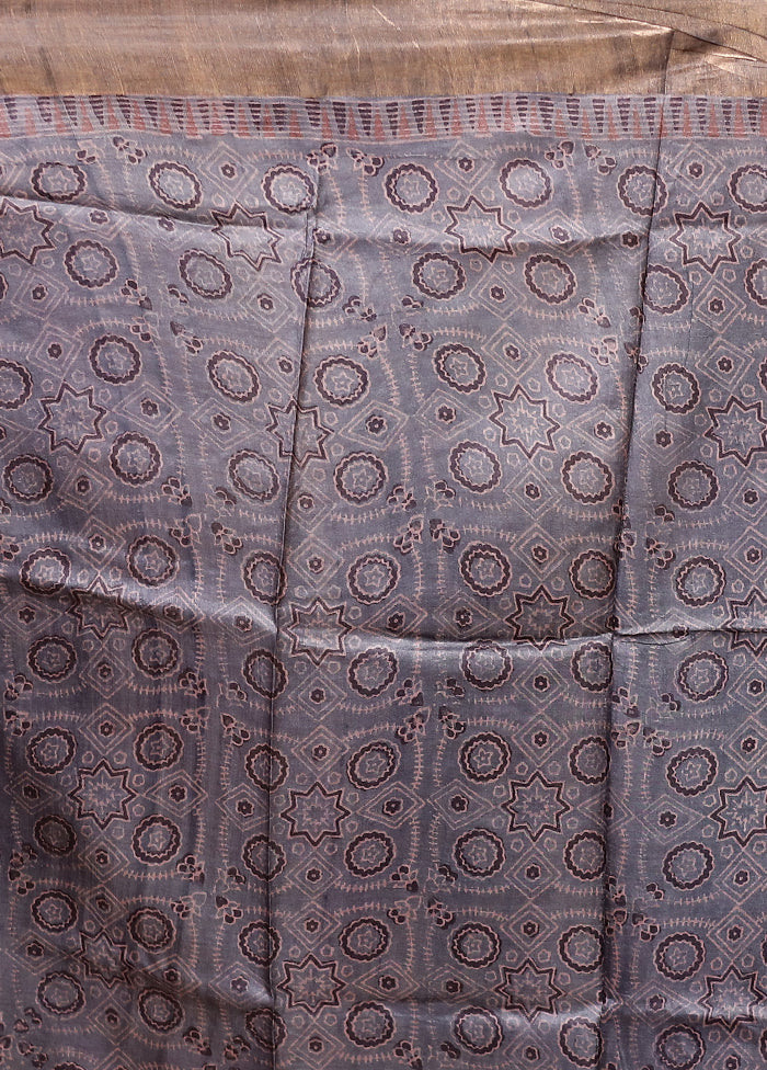 Red Handloom Tussar Pure Silk Saree With Blouse Piece