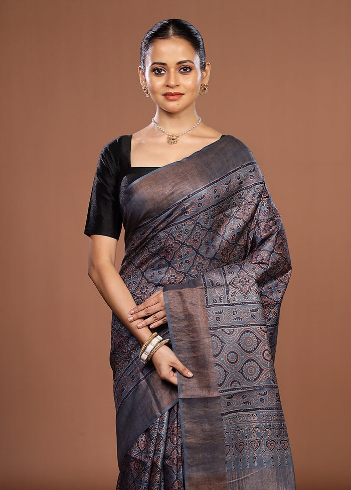 Grey Handloom Tussar Pure Silk Saree With Blouse Piece