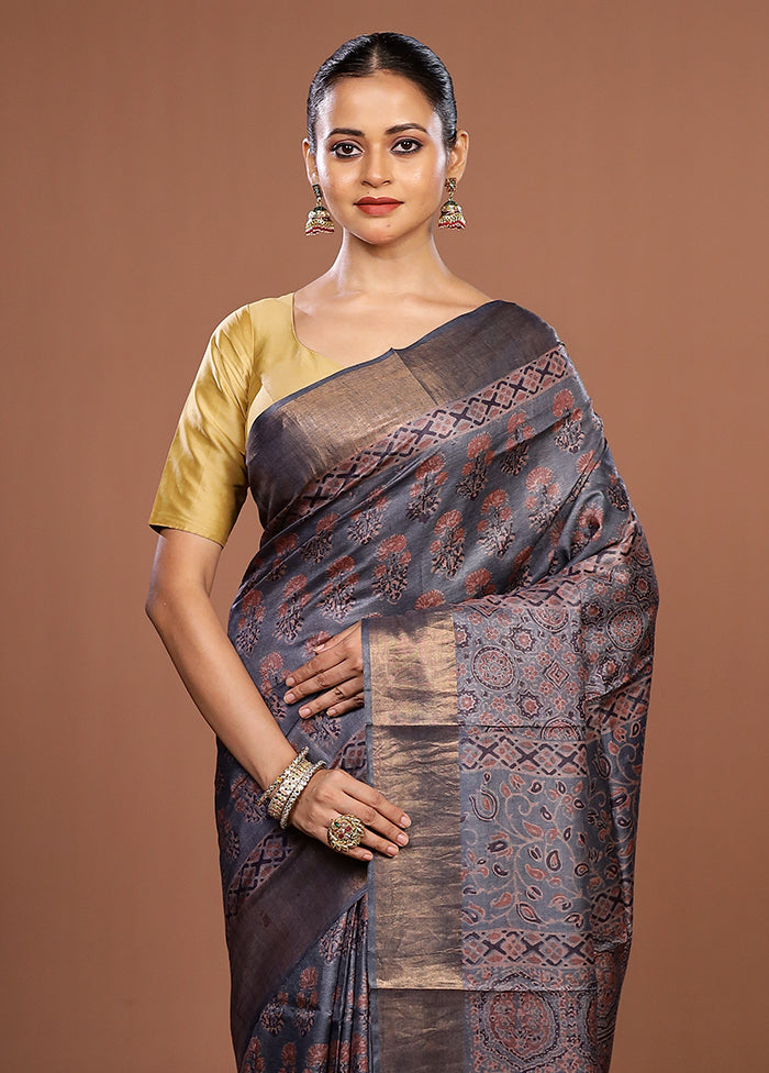 Grey Handloom Tussar Pure Silk Saree With Blouse Piece