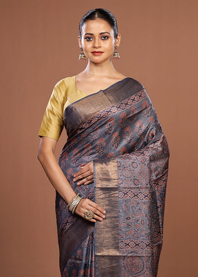 Grey Handloom Tussar Pure Silk Saree With Blouse Piece