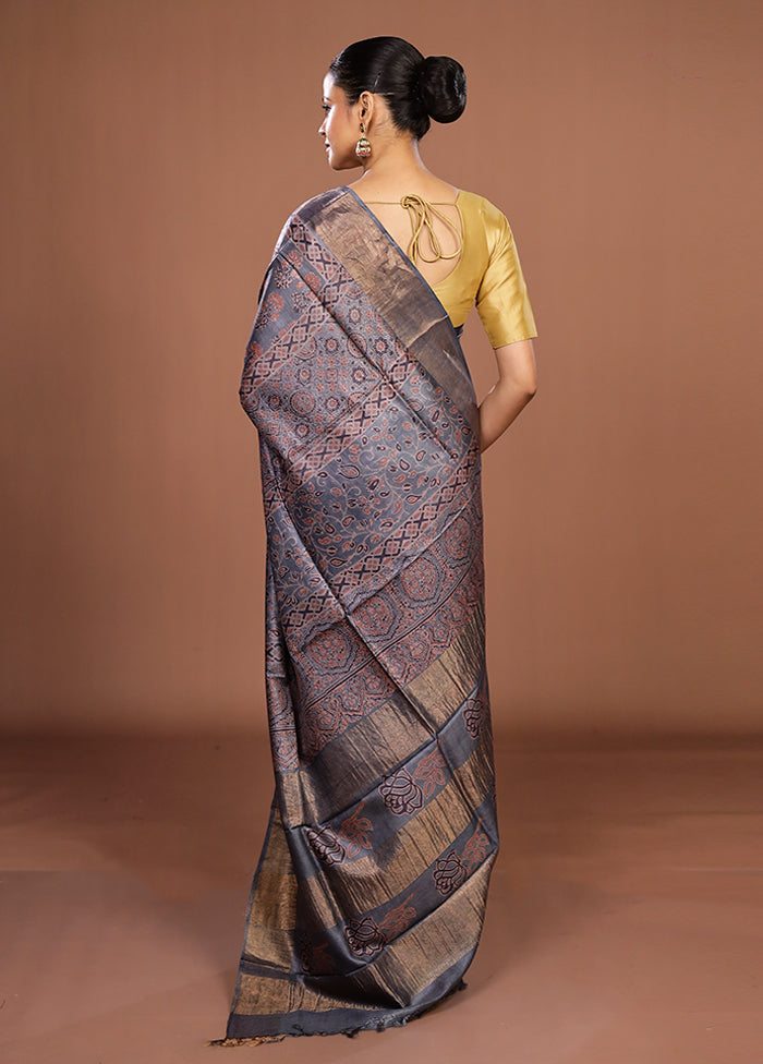 Grey Handloom Tussar Pure Silk Saree With Blouse Piece