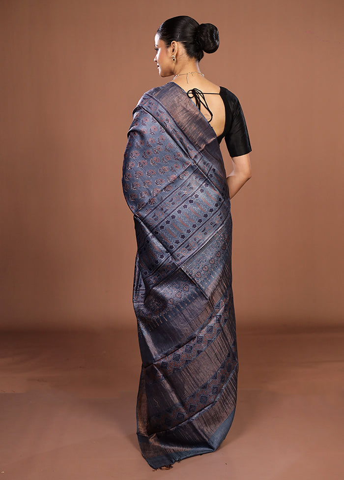 Grey Handloom Tussar Pure Silk Saree With Blouse Piece