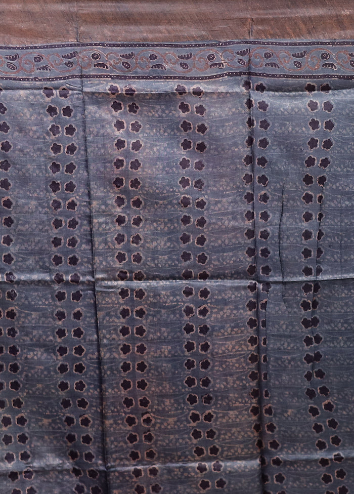 Grey Handloom Tussar Pure Silk Saree With Blouse Piece