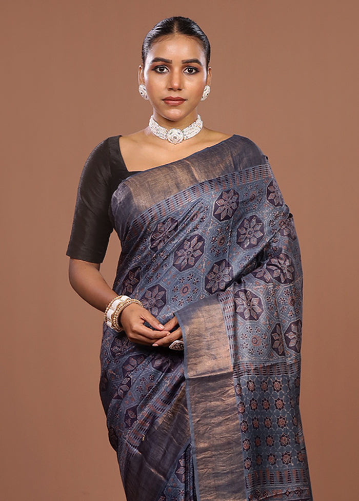 Grey Handloom Tussar Pure Silk Saree With Blouse Piece