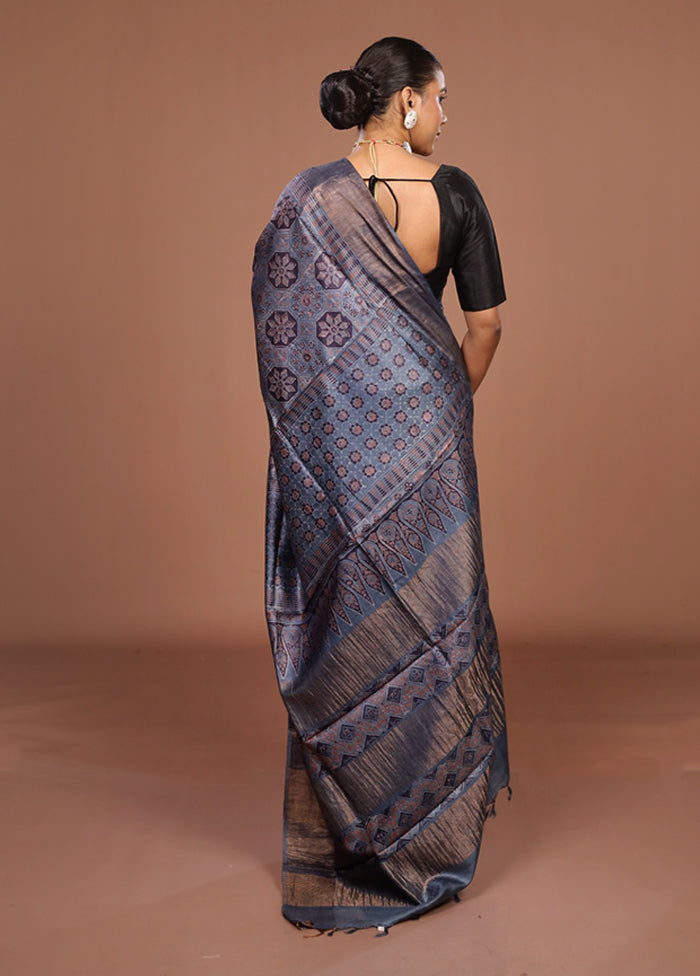 Grey Handloom Tussar Pure Silk Saree With Blouse Piece