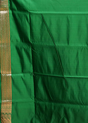 Purple Banarasi Silk Saree With Blouse Piece