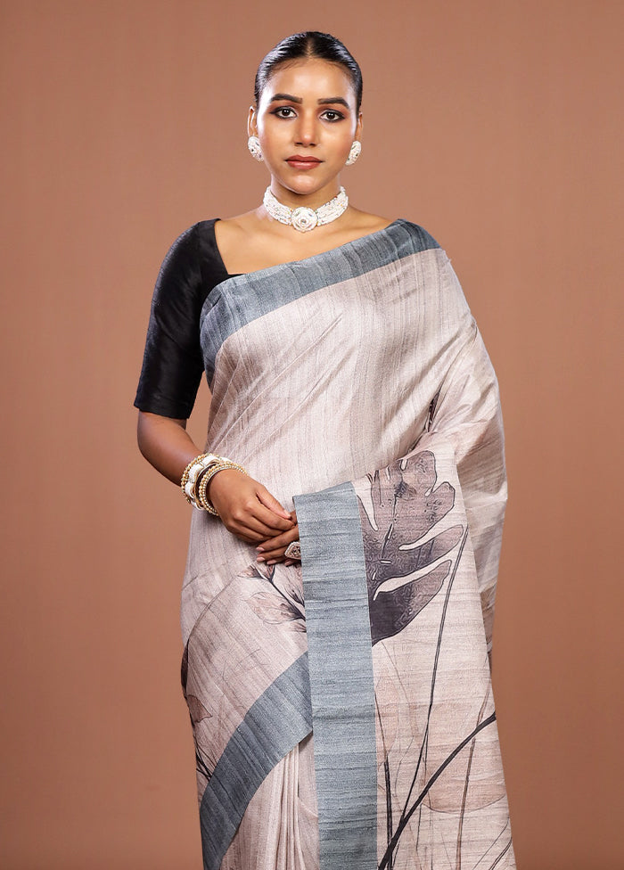 Cream Tussar Silk Saree With Blouse Piece