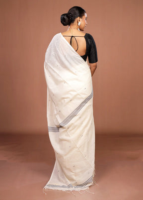 White Matka Silk Saree With Blouse Piece