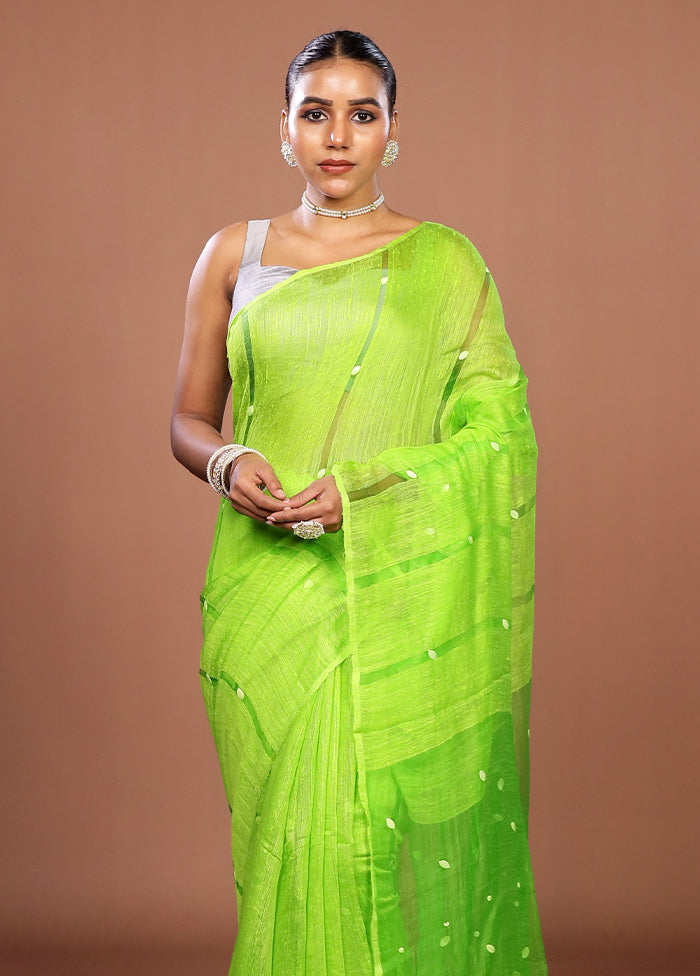Green Matka Silk Saree With Blouse Piece