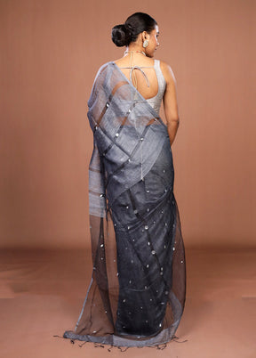 Grey Matka Silk Saree With Blouse Piece