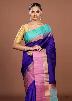 Blue Handloom Kanjivaram Pure Silk Saree With Blouse Piece