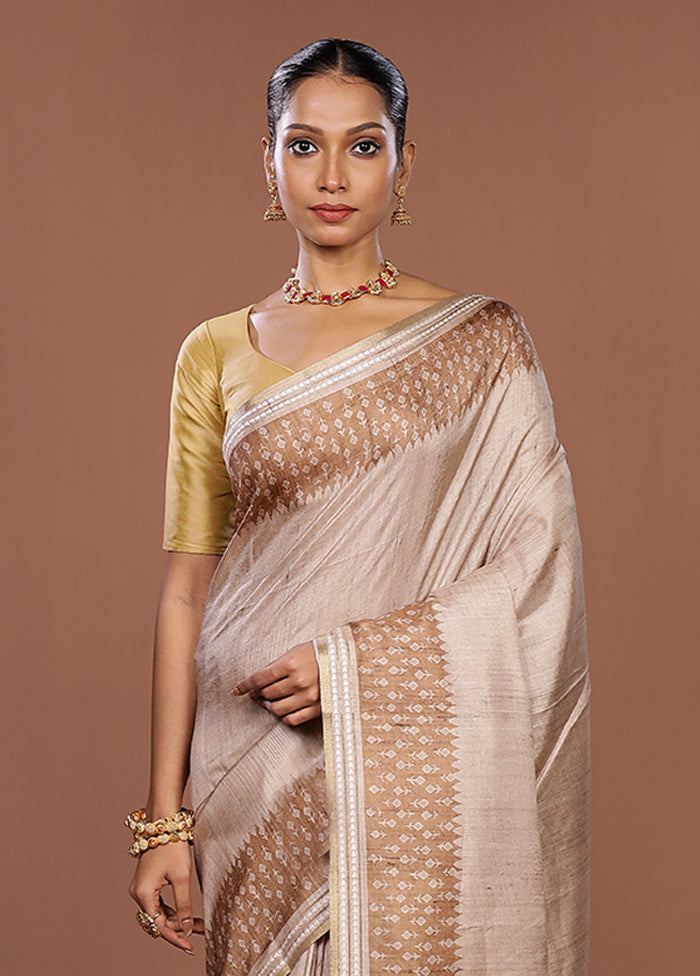 Cream Tussar Silk Saree With Blouse Piece