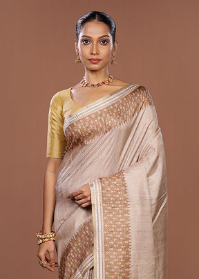 Cream Tussar Silk Saree With Blouse Piece
