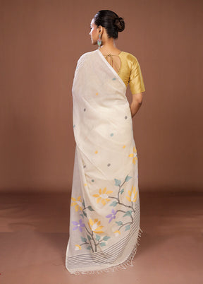 White Matka Silk Saree With Blouse Piece