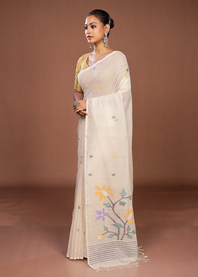 White Matka Silk Saree With Blouse Piece