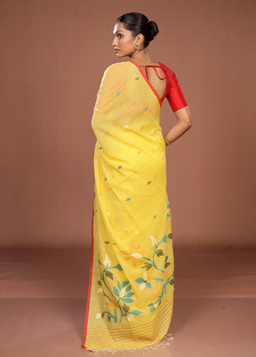 Yellow Matka Silk Saree With Blouse Piece