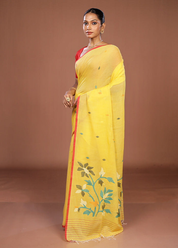 Yellow Matka Silk Saree With Blouse Piece