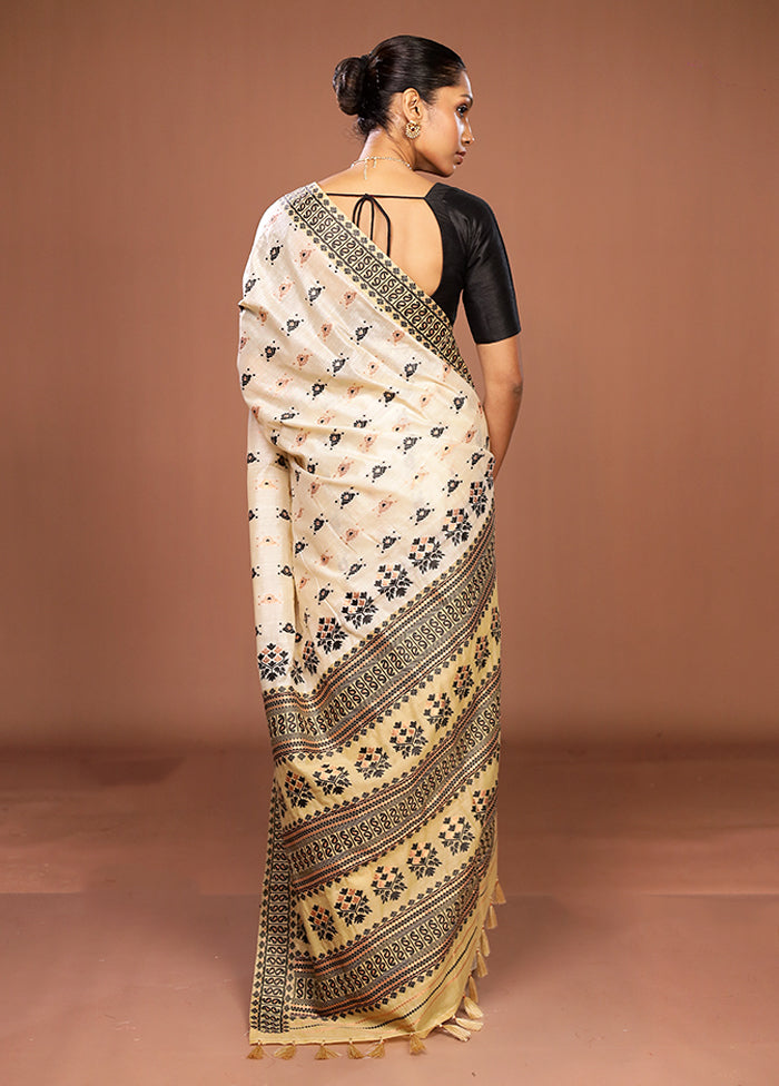 Cream Assam Silk Saree With Blouse Piece
