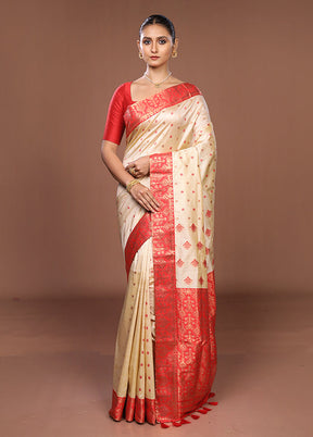 Cream Assam Silk Saree With Blouse Piece