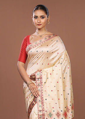 Cream Assam Silk Saree With Blouse Piece