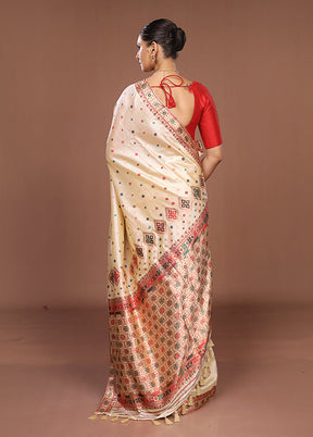 Cream Assam Silk Saree With Blouse Piece