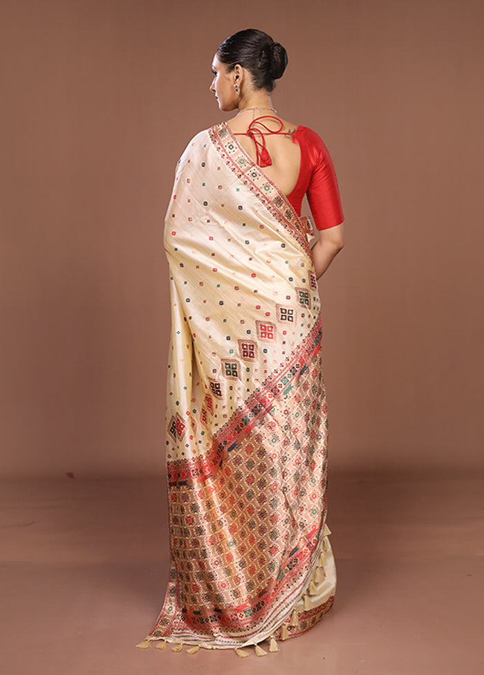 Cream Assam Silk Saree With Blouse Piece