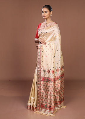 Cream Assam Silk Saree With Blouse Piece