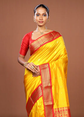 Yellow Handloom Kanjivaram Pure Silk Saree With Blouse Piece