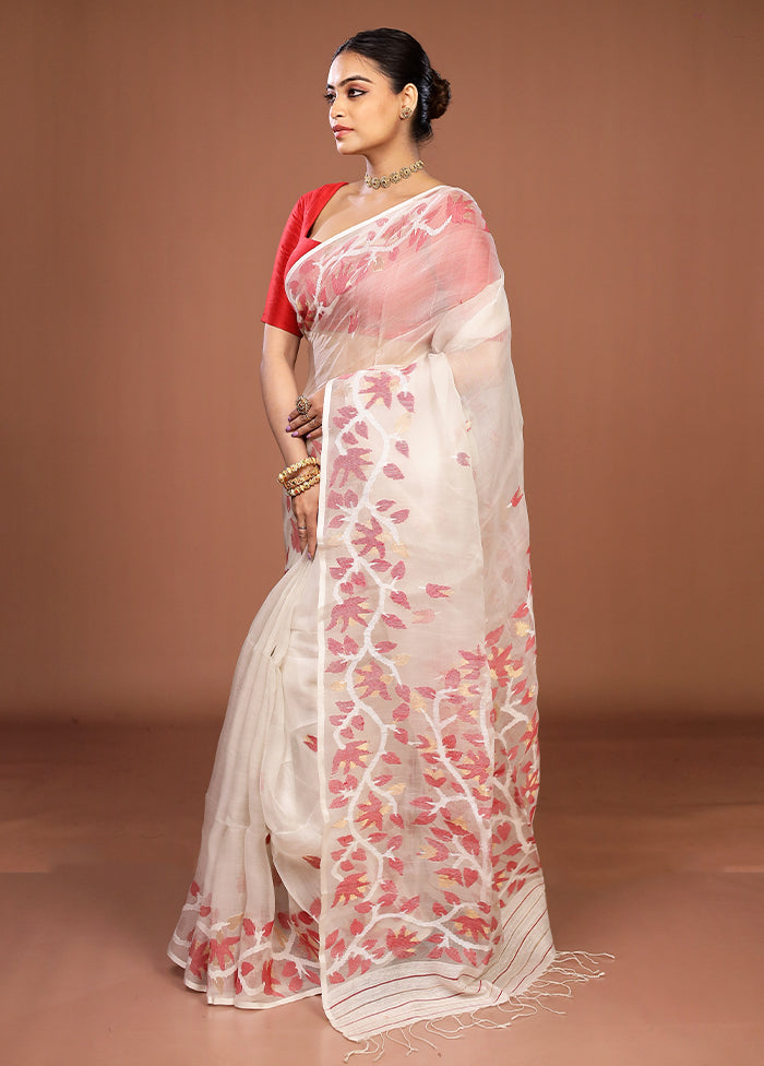 White Handloom Matka Pure Silk Saree With Blouse Piece