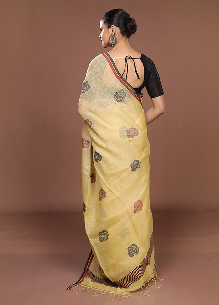 Yellow Matka Silk Saree With Blouse Piece