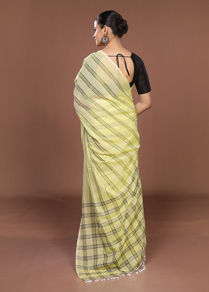 Yellow Matka Silk Saree With Blouse Piece