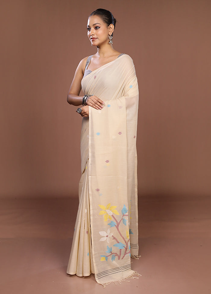 Cream Matka Silk Saree With Blouse Piece