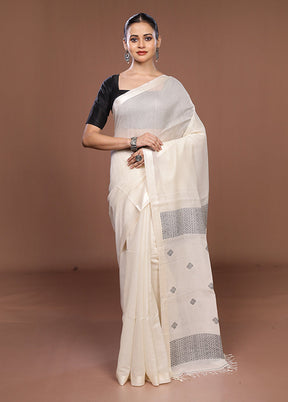 Cream Matka Silk Saree With Blouse Piece