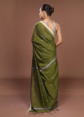 Green Matka Silk Saree With Blouse Piece