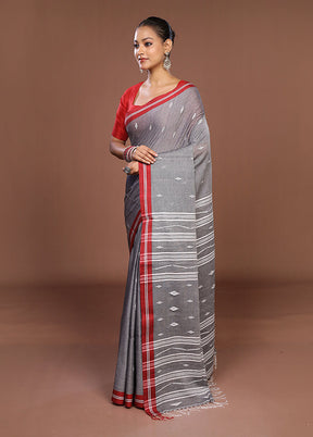Grey Matka Silk Saree With Blouse Piece