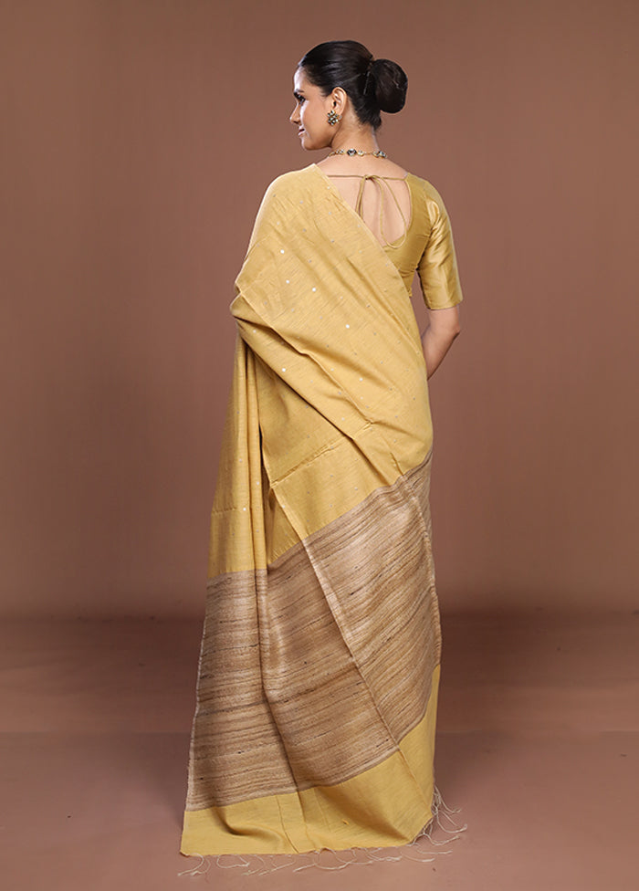 Cream Matka Silk Saree With Blouse Piece