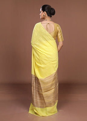 Yellow Matka Silk Saree With Blouse Piece